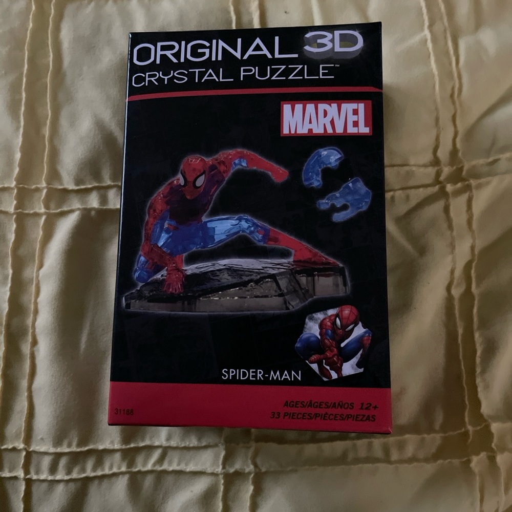 Marvel Spider-Man Red and Blue 3D Puzzle